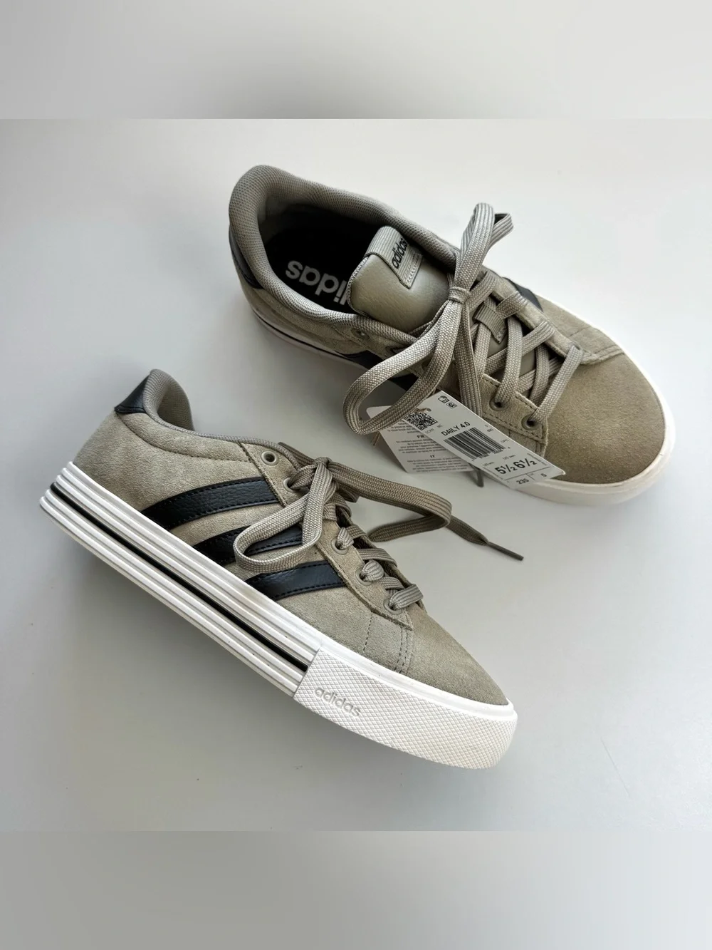 NWT Adidas Daily 4.0 Sneakers Lace Olive Green Men’s Sz 5.5 Womens Sz 6.5 Shoes